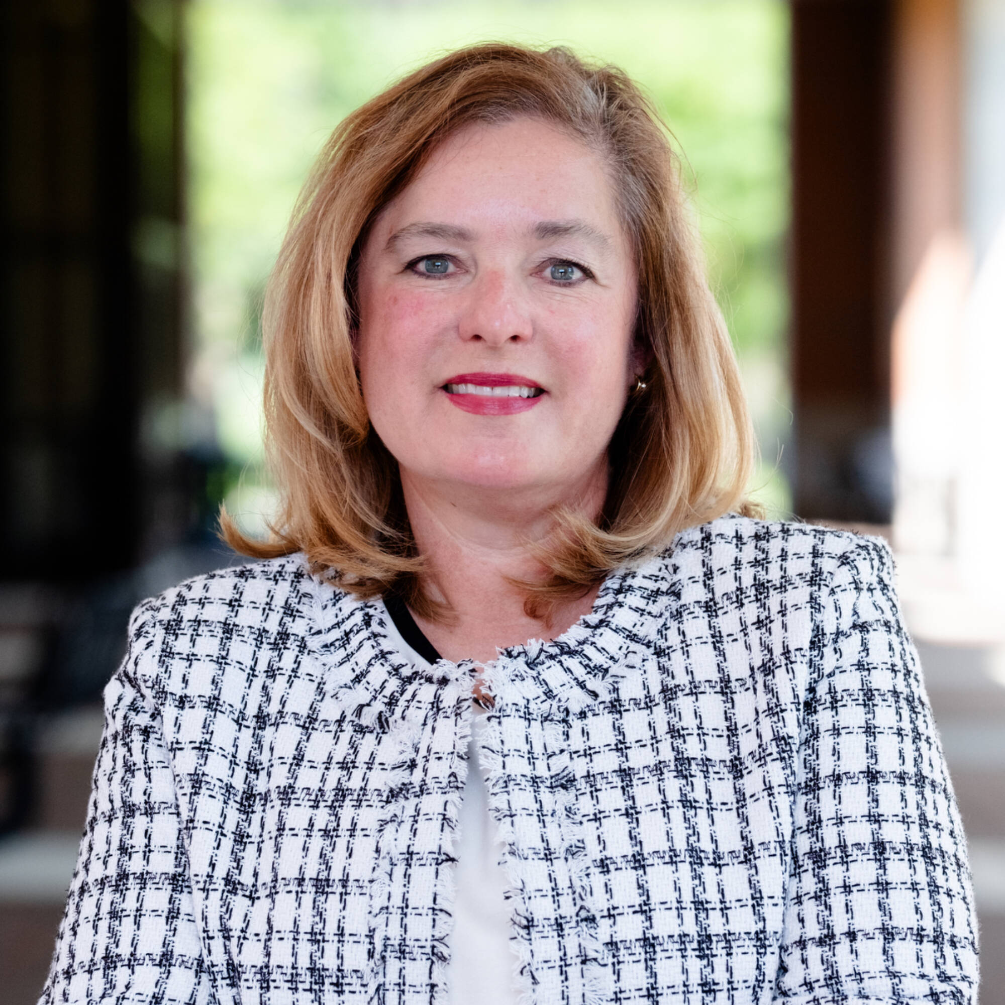 Kim Kenward Headshot